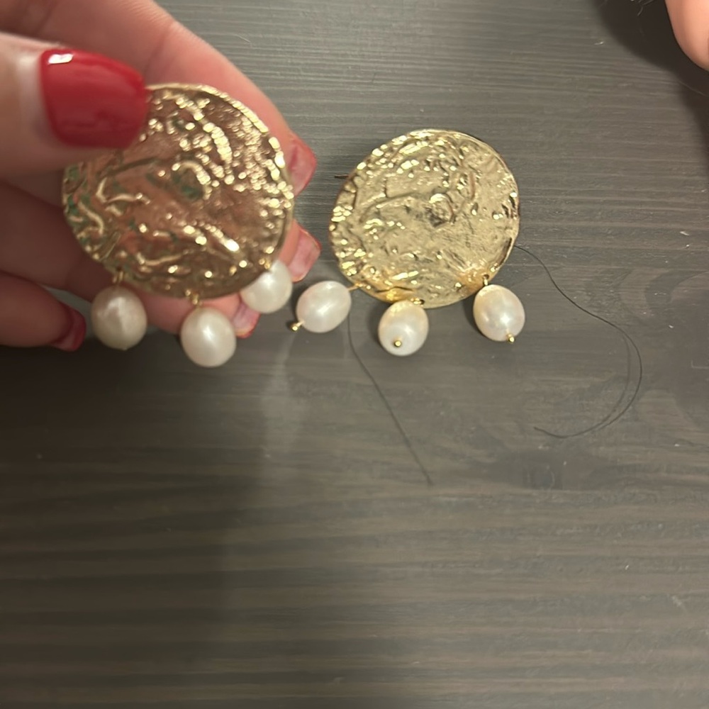 Lili Claspe earrings
